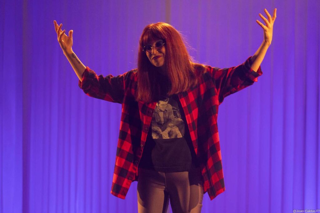 Espetáculo “Rita Lee – Uma Autobiografia Musical” chega a Goiânia