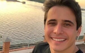 Humorista goiano tem prisão decretada por não pagamento de pensão alimentícia