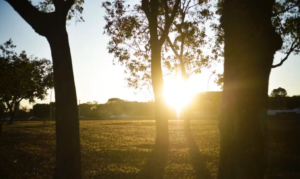 Fim de semana em Goiás será marcado por calor intenso, aponta Cimehgo