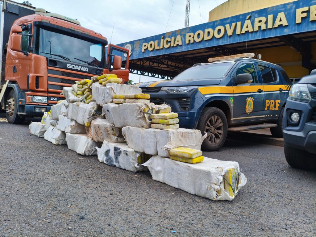 Meia tonelada de maconha é apreendida pela PRF em Itumbiara
