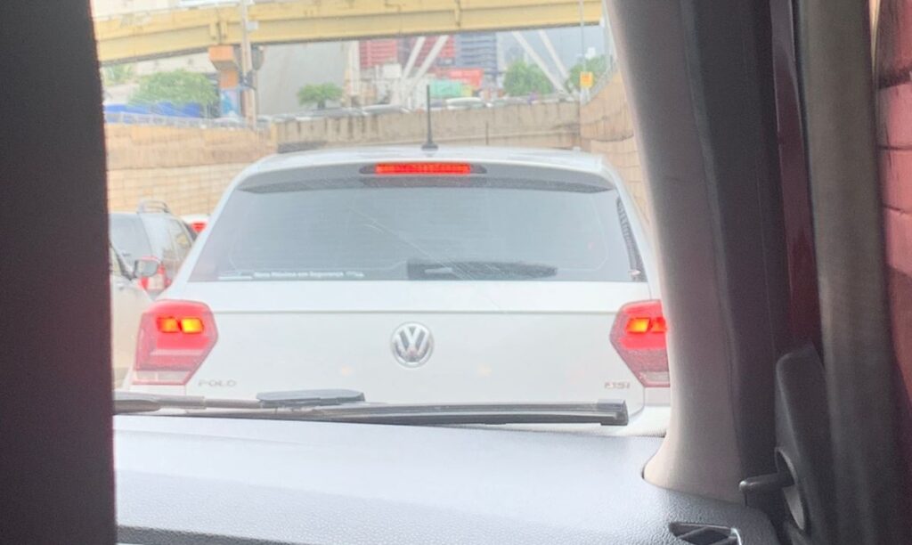 Congestionamento no viaduto João Alves de Queiroz faz motoristas gastarem 20 minutos em pouco mais de 1 km