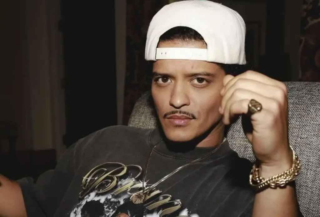 Bruno Mars anuncia nova turnê para 2026