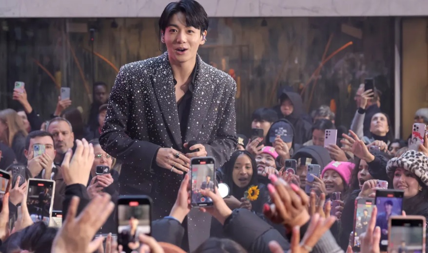 Brasileira é presa na Coreia do Sul suspeita de perseguir Jungkook, astro do BTS