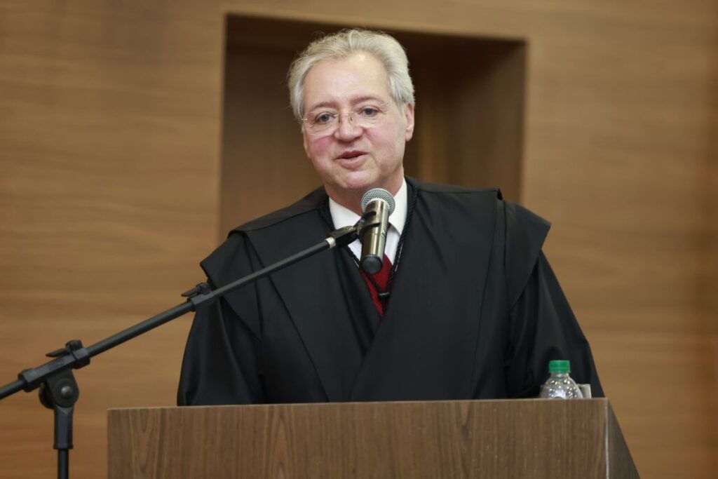 Presidente do TCE-GO recebe alta do Hospital Albert Einstein e retorna a Goiânia