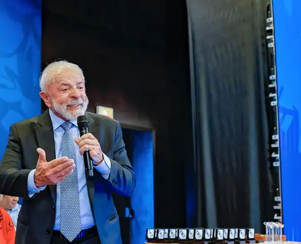 Lula: bets estão ‘tomando conta’ do futebol, da publicidade e promovem corrupção