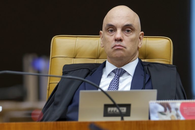 Moraes vê risco de repetição de 8 de janeiro e barra atos pró-Bolsonaro na Papuda