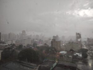 Algumas regiões de Goiânia já registram mais de 70 milímetros de chuva nesta terça (20/1)