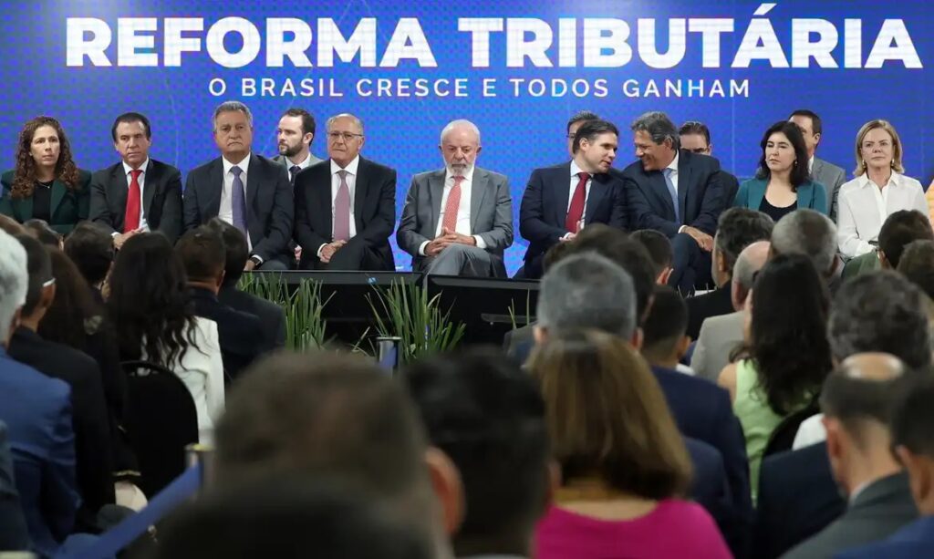 Lula sanciona último projeto de regulamentação da reforma tributária e lança nova plataforma