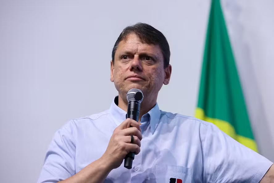 Tarcísio descarta disputa presidencial e diz que é candidato à reeleição em SP