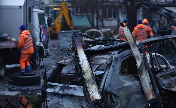 Rússia ataca a Ucrânia com drones e mísseis e mata três em Kiev