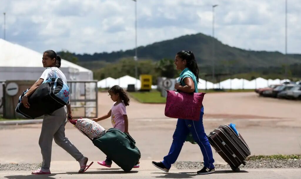 Venezuelanas que vivem em Goiás relatam misto de alívio e medo após captura de Maduro