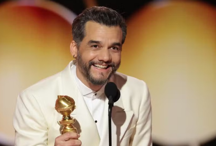 Wagner Moura discursa em português após vencer o Globo de Ouro: “Viva a Cultura brasileira”