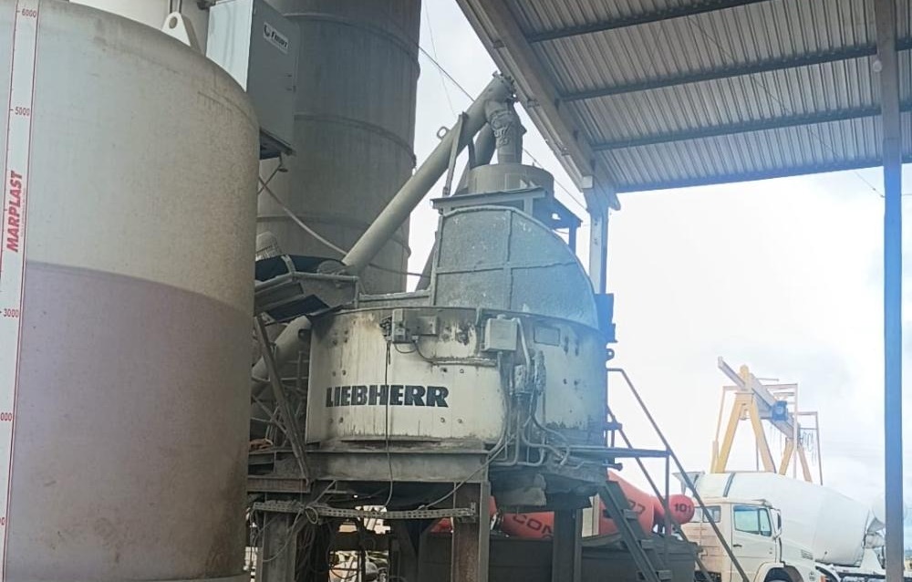 Trabalhador morre após ficar preso em betoneira industrial no município de Águas Lindas