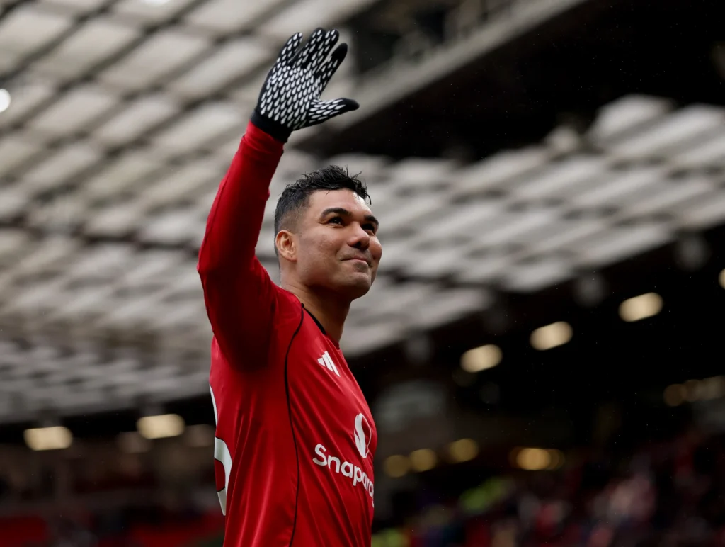 Casemiro anuncia saída do Manchester United ao fim da temporada: 'Para sempre um Red Devil'