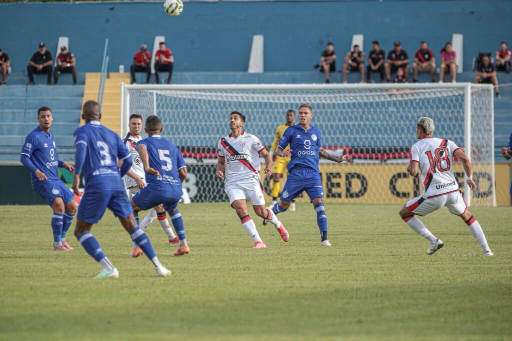 Atlético-GO perde de virada para o Goiatuba em partida pelo Goianão