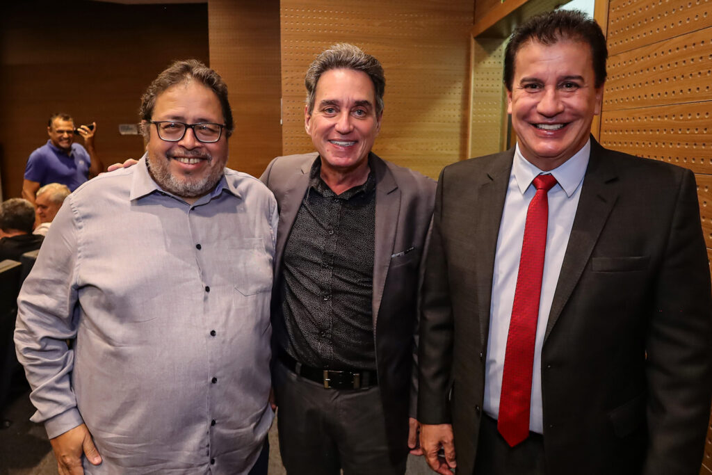 Prêmio Mais Influentes da Política em Goiás reúne autoridades e personalidades em Goiânia