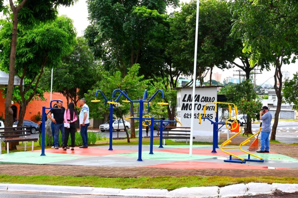 Revitalização da Praça Botafogo é entregue aos moradores do Centro de Goiânia