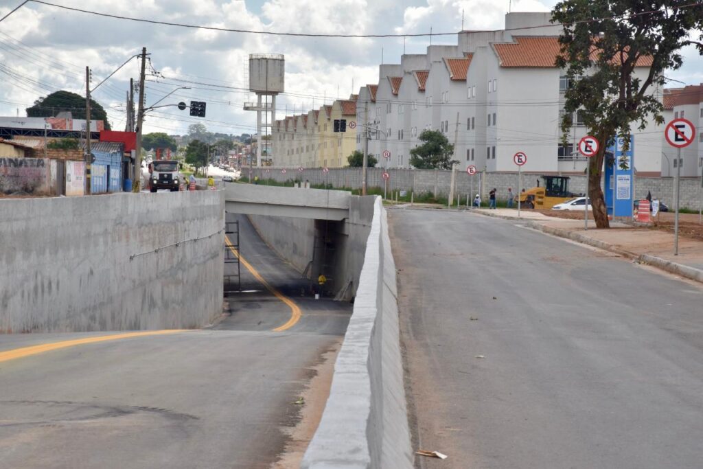 Prefeitura de Aparecida libera o trânsito na trincheira da Avenida das Nações