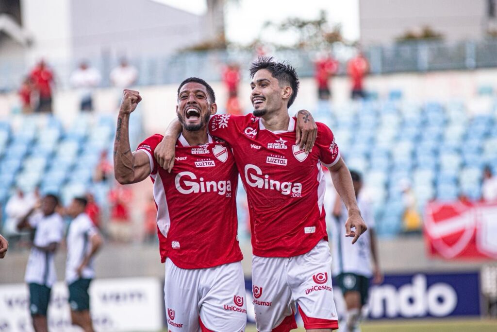 Vila Nova vence a Jataiense de virada por 4 a 1 em Goiânia