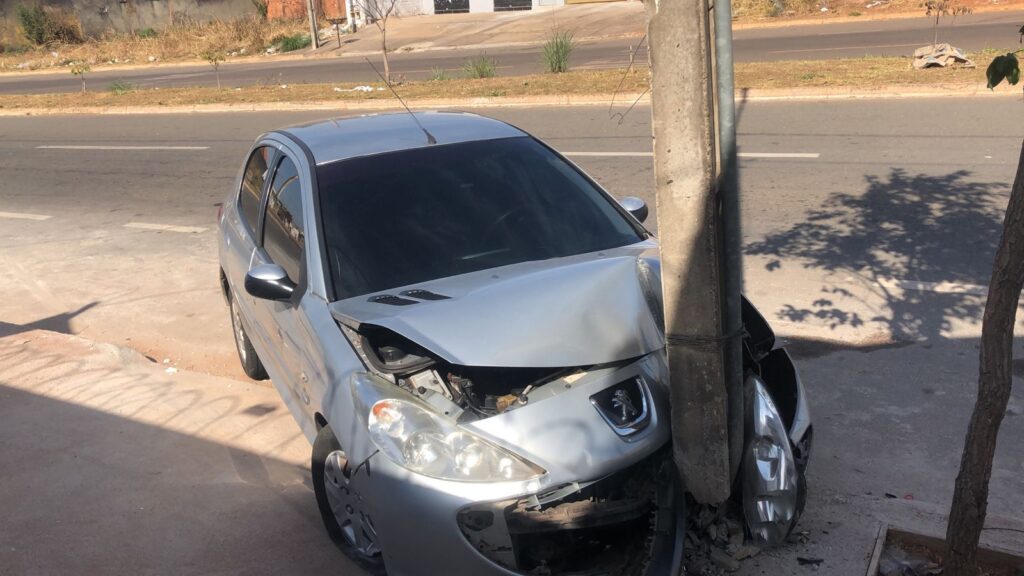 325 postes derrubados em apenas um mês colocam Goiás em alerta antes do Carnaval