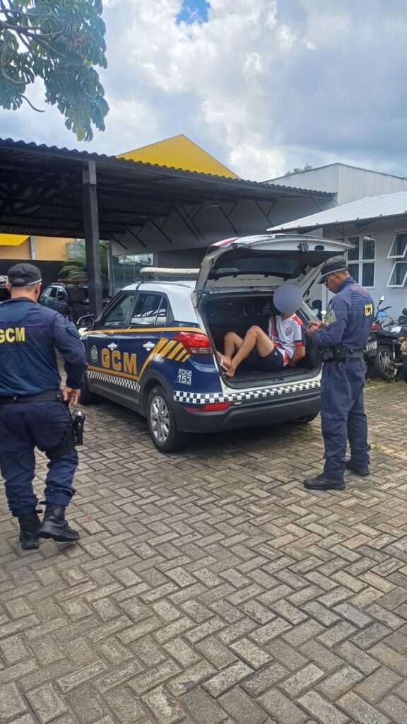 Homem é preso após furtar ar-condicionado e refletores de Cmei em Goiânia