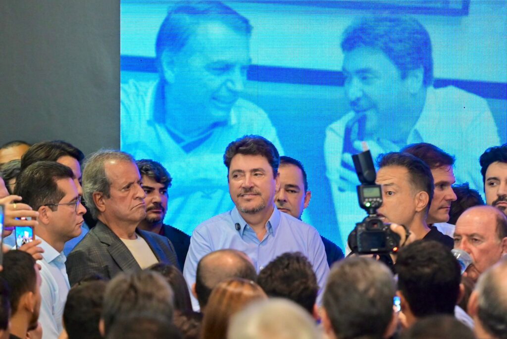 Valdemar Costa Neto participa de ato que oficializa pré-candidatura de Wilder Morais em Goiás
