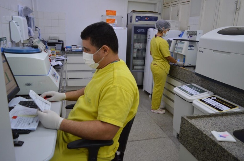 Laboratório da rede pública estadual de Goiás conquista selo máximo de qualidade