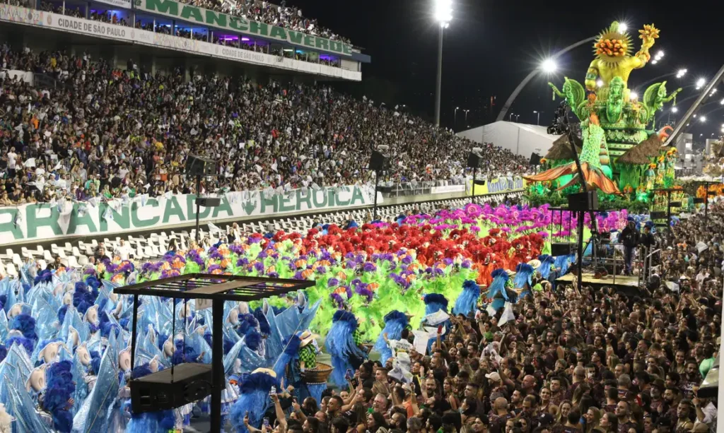 Primeiro dia de carnaval em SP tem estreante, campeã e vice de 2025