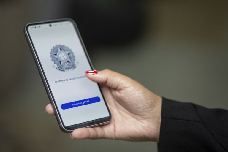 Mais de 25 milhões de trabalhadores já podem consultar se têm direito ao abono salarial