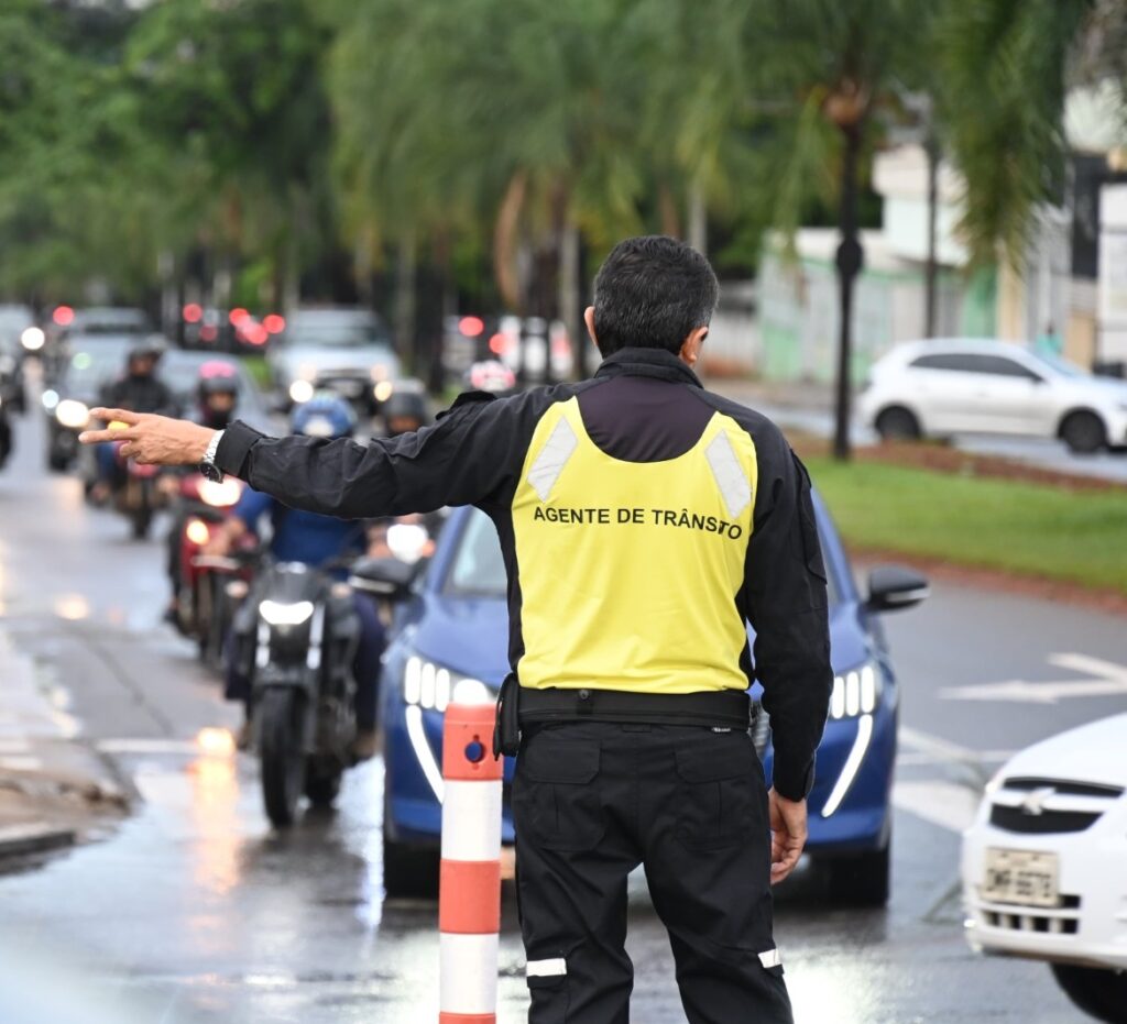 Secretaria de Trânsito alerta motoristas sobre bloqueios na Avenida Assis Chateaubriand neste domingo (1º/3)