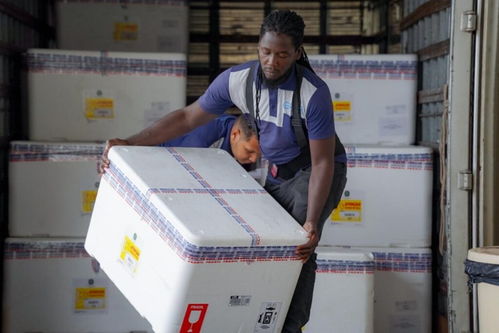 Primeiras doses da vacina contra a dengue produzida pelo Instituto Butantan chegam a Goiás 