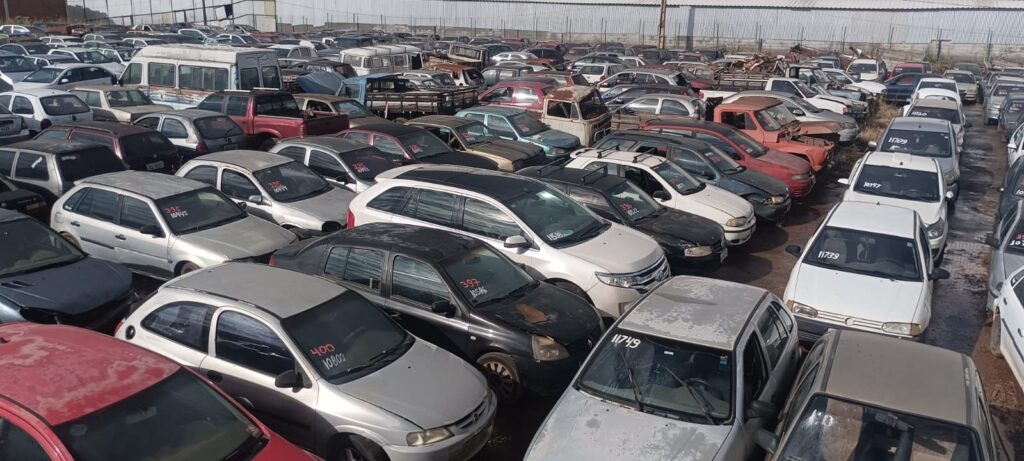 Detran-GO leiloa quase 3 mil veículos