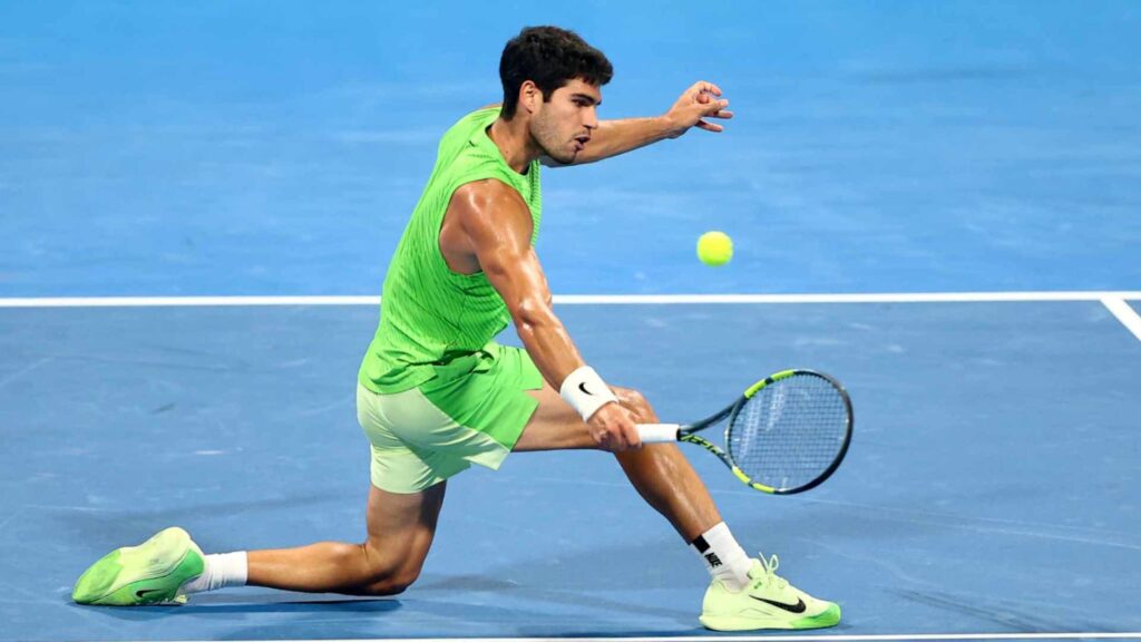 Alcaraz bate Rublev e disputa título em Doha diante de Fils