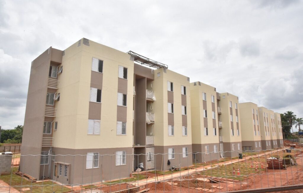 Prefeitura de Aparecida divulga lista das famílias aptas à entrega de documentação para apartamentos