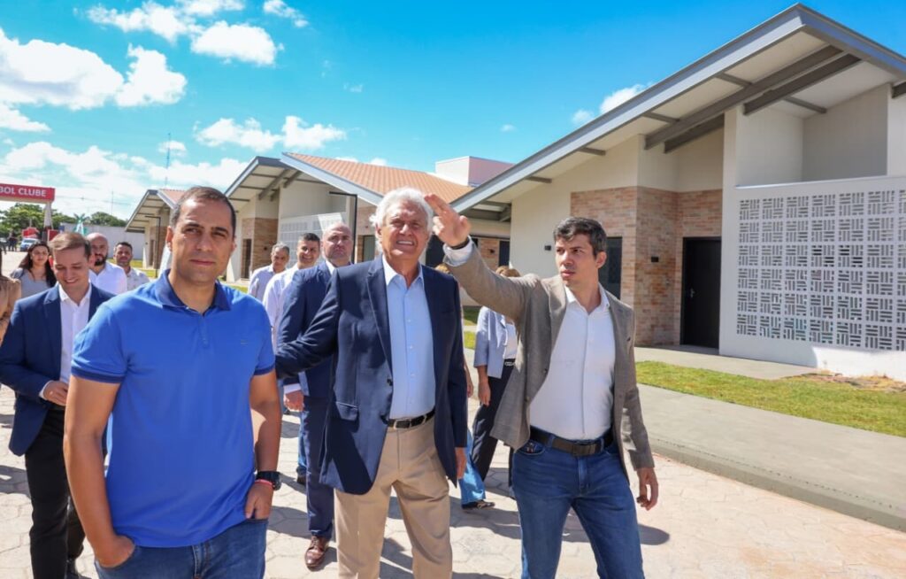 Caiado entrega primeira etapa do Centro da Pessoa Idosa Maria Xavier Caiado em Goiânia