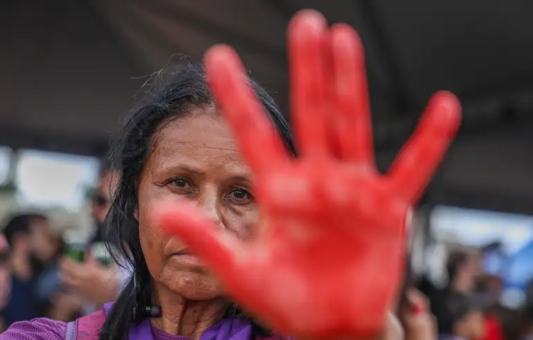 Relógio alertará vítimas de violência doméstica de aproximação do agressor