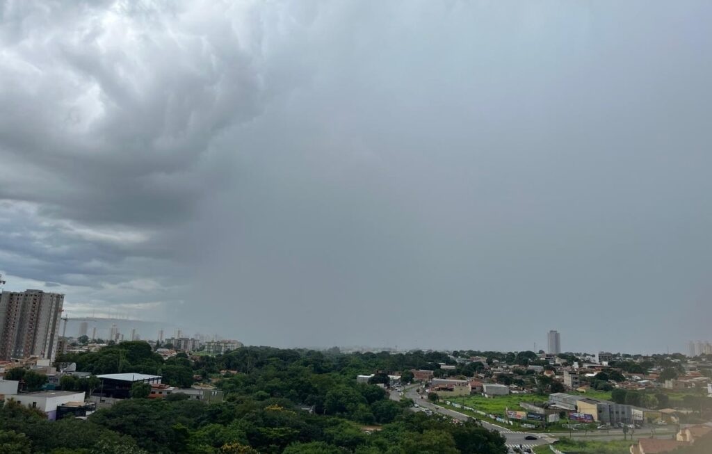 Defesa Civil de Goiânia emite alerta de emergência por risco de enxurradas e alagamentos