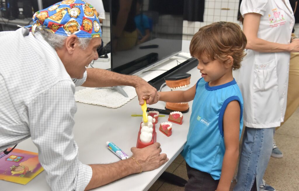 Prefeitura de Aparecida promove ação nas escolas para fortalecer a saúde bucal das crianças