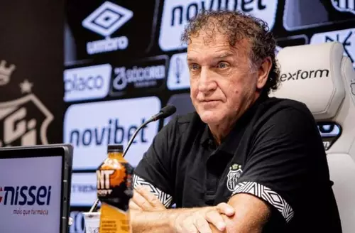 Cuca fala sobre caso de estupro na Suíça em sua apresentação no Santos
