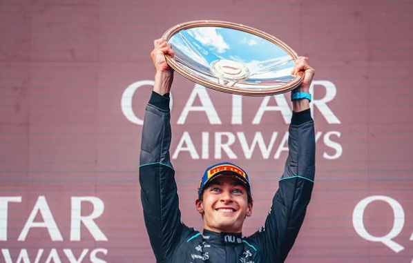 F1: Russell sofre com Ferrari, mas vence GP da Austrália eletrizante