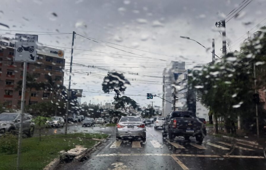 Goiás tem alerta laranja para chuvas intensas, aponta Inmet