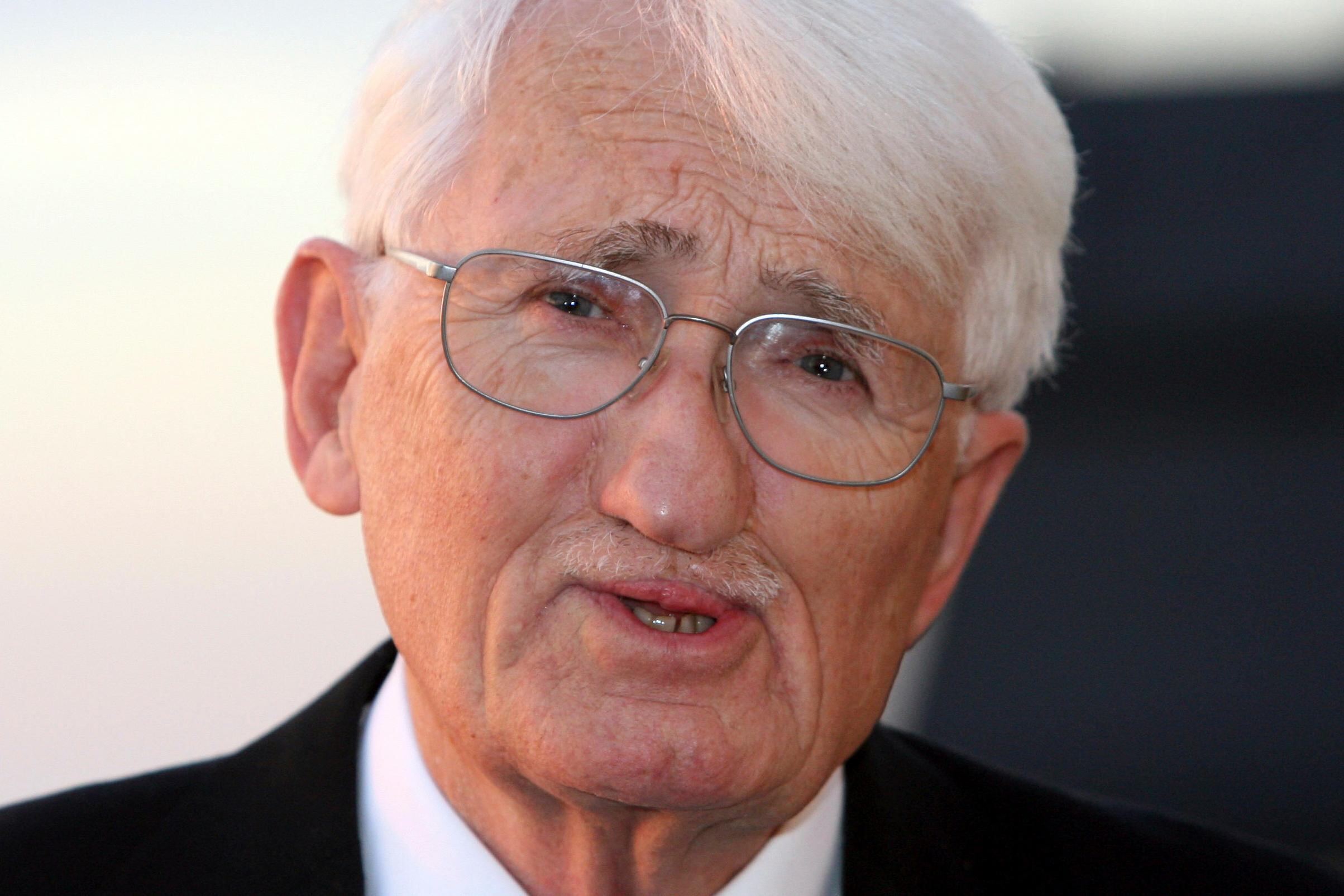 Filósofo alemão Jürgen Habermas, teórico da ‘esfera pública’, morre aos 96 anos