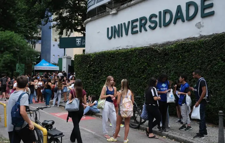 Inscrições para o Vestibular 2026/2 da UEG entram na reta final