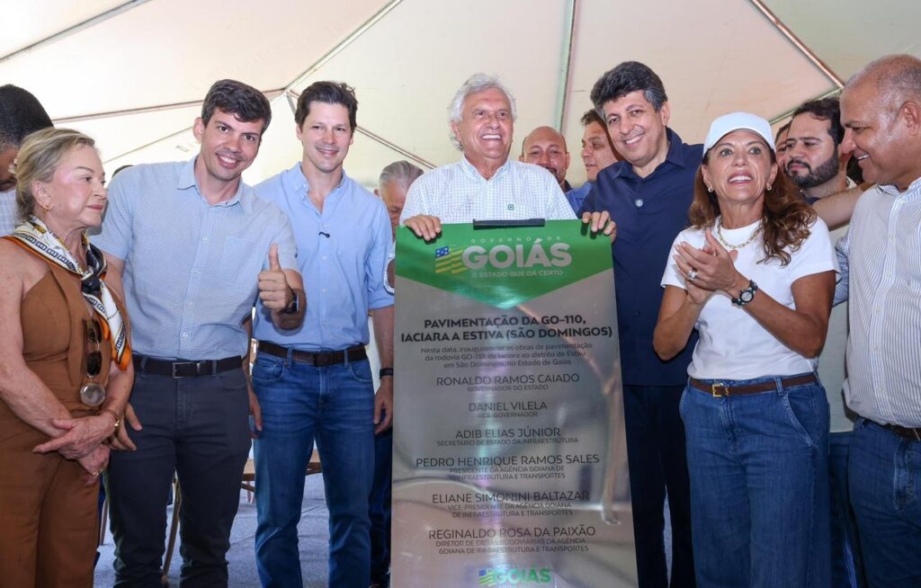 Caiado, Gracinha e Daniel Vilela entregam pavimentação da GO-110 em Iaciara
