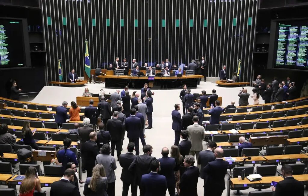 Câmara dos Deputados aprova regras para bolsista de pós-graduação acessar benefícios previdenciários
