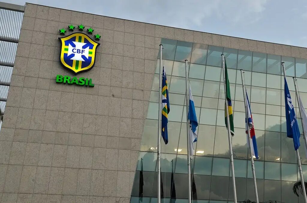 Empresa de marketing se queixa com a CBF, ameaça não cumprir contratos da Série B e pode pagar multa milionária