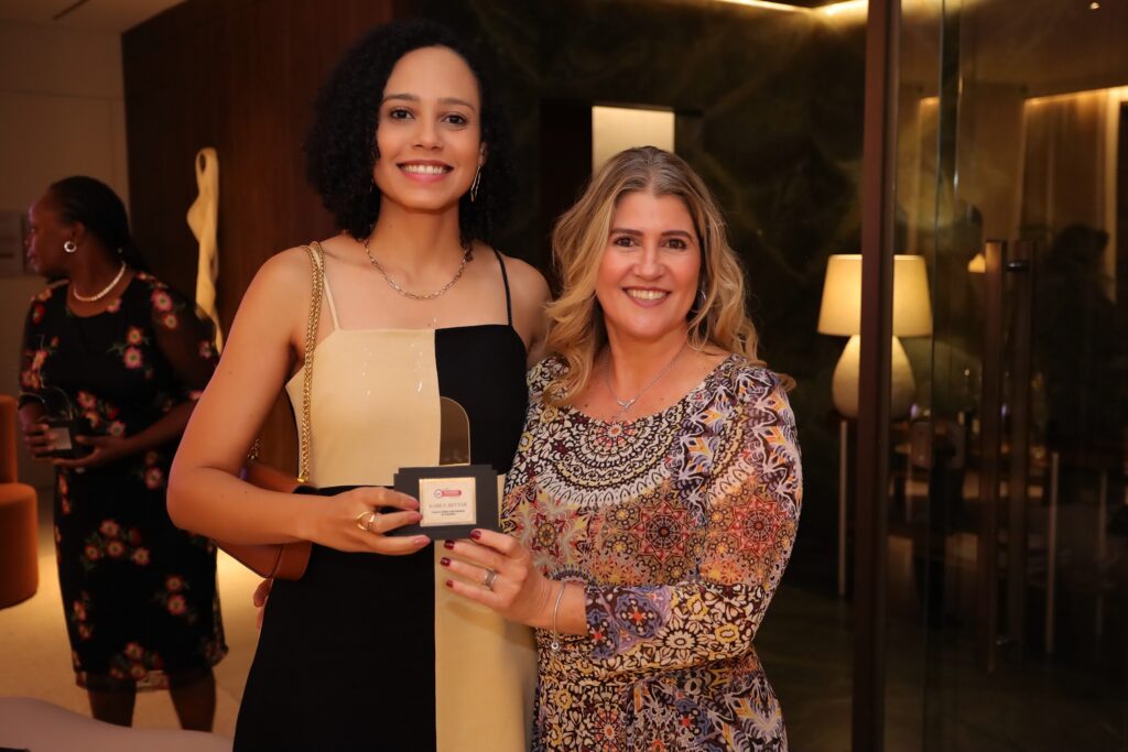Mulheres Mais Admiradas de Goiás recebem troféus em festa; veja como foi