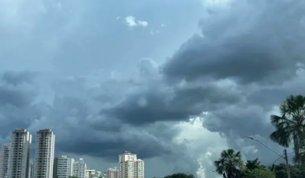 Defesa Civil emite alerta para risco de enxurradas e alagamentos em Goiânia