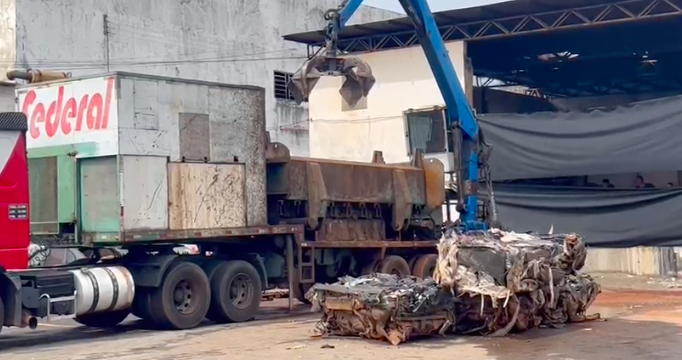 Detran-GO realiza ação inédita e prensa 150 toneladas de peças e veículos irregulares (Foto: Detran-GO)