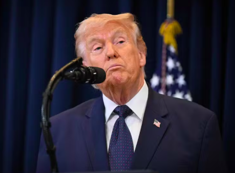 Trump ameaça destruir todas as usinas elétricas do Irã caso país não reabra estreito